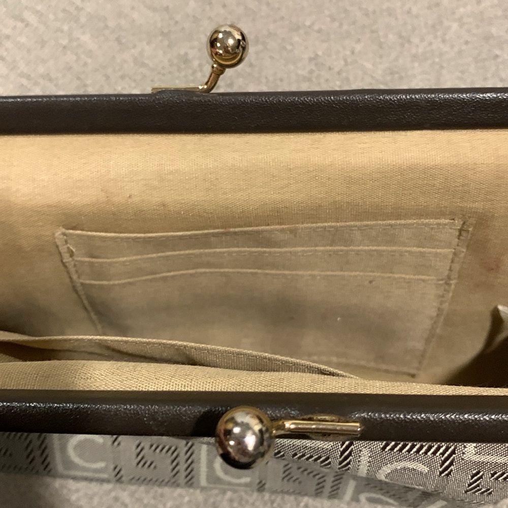 Liz Claiborne wallet, wristlet - Picture 4 of 6